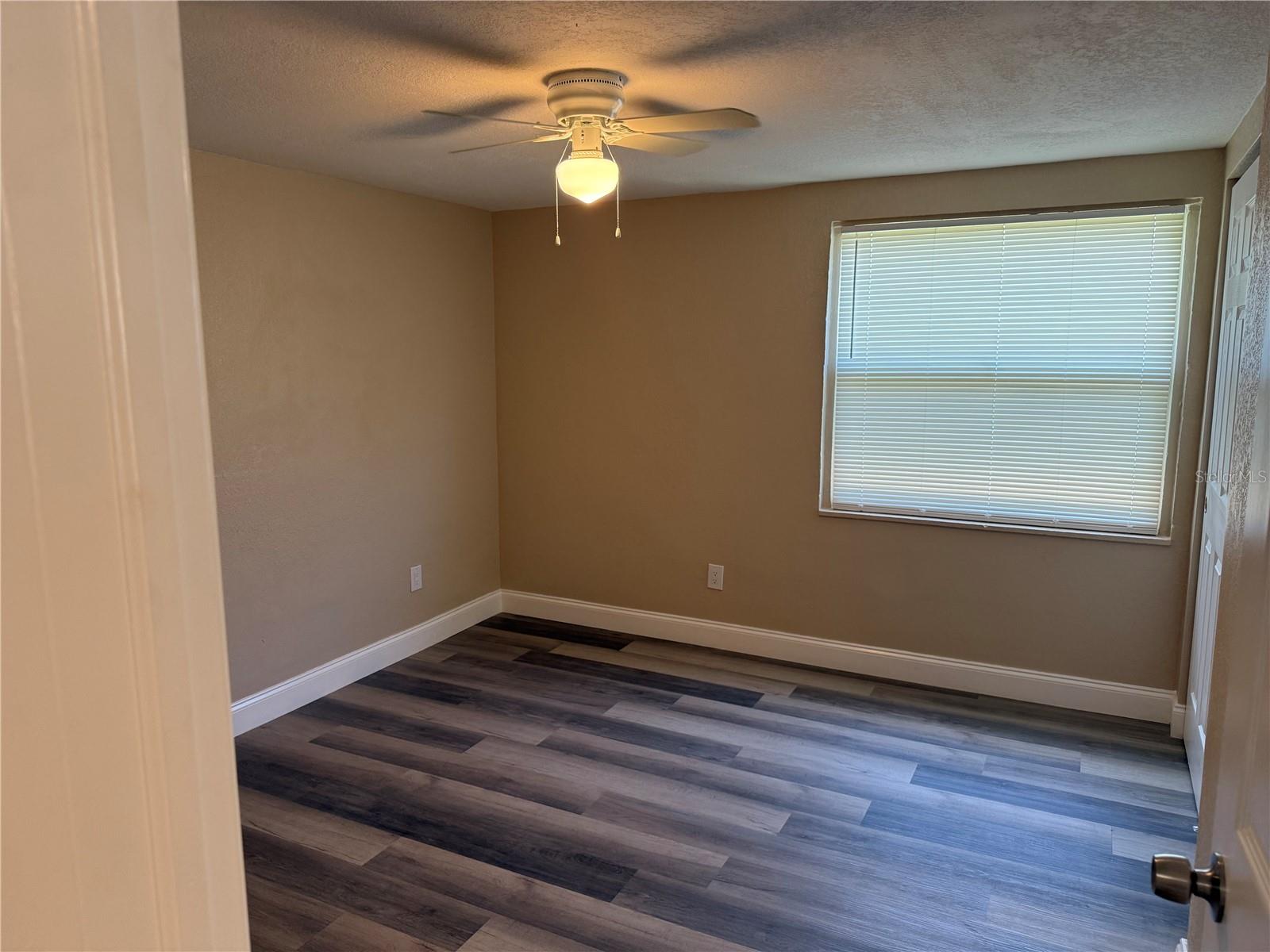 Image 7 of 13 For 1007 8th Street W