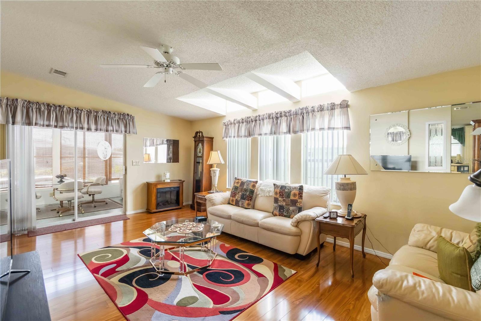 Image 5 of 29 For 5316 53rd Avenue E C20