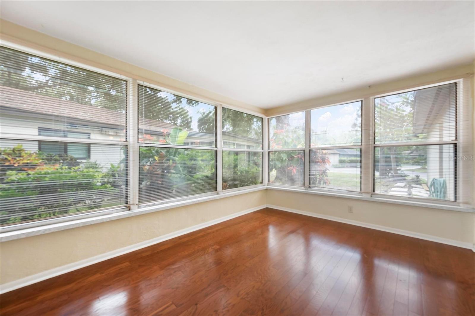 Image 11 of 25 For 2227 Circlewood Drive 52