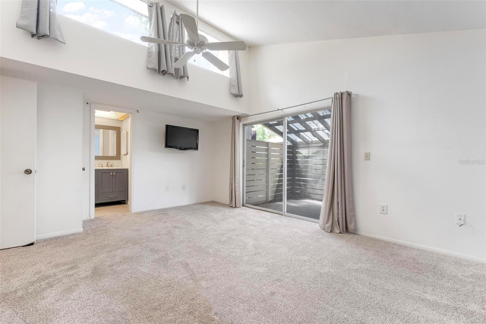 Image 18 of 25 For 2227 Circlewood Drive 52