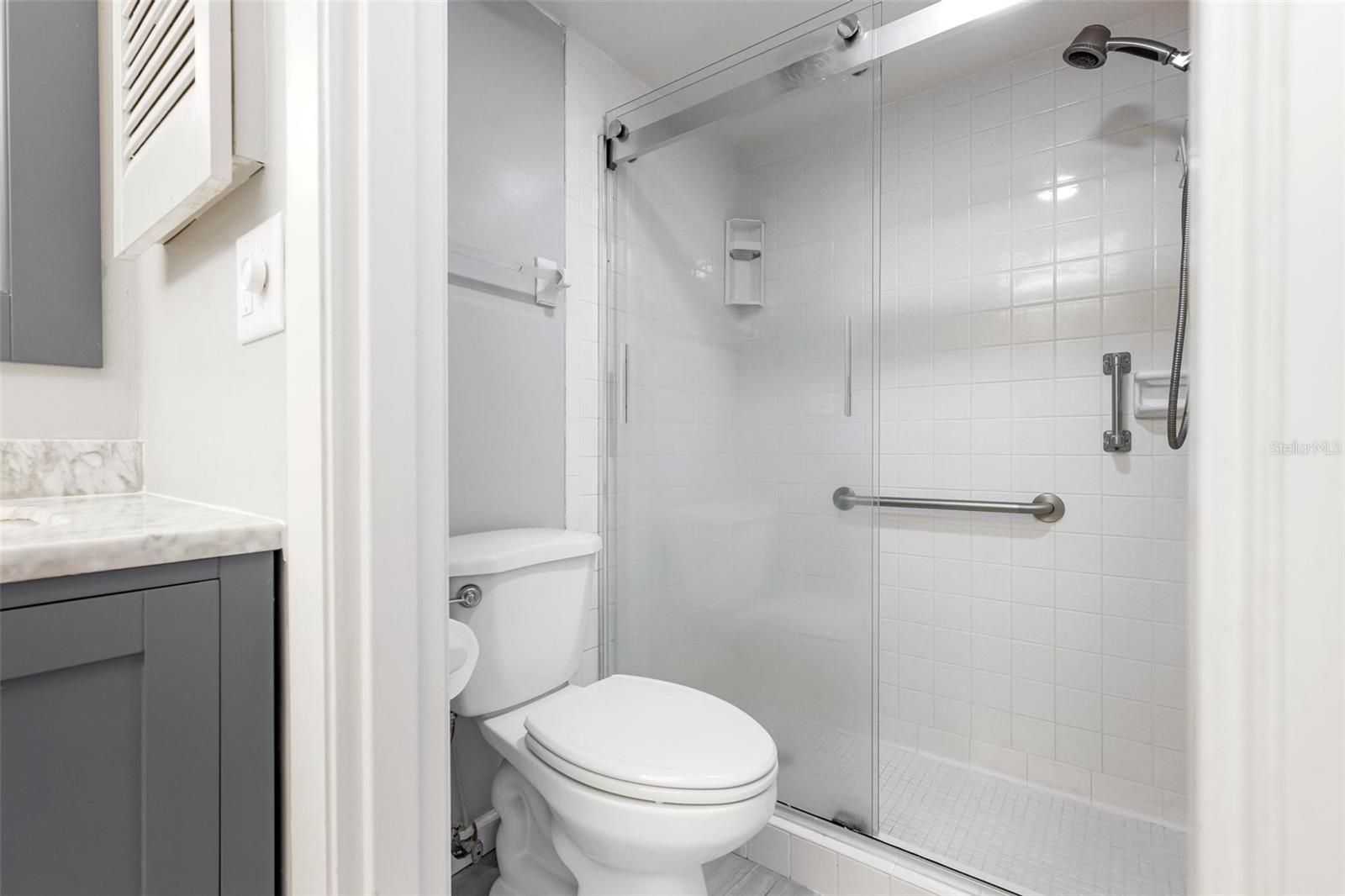 Image 19 of 25 For 2227 Circlewood Drive 52