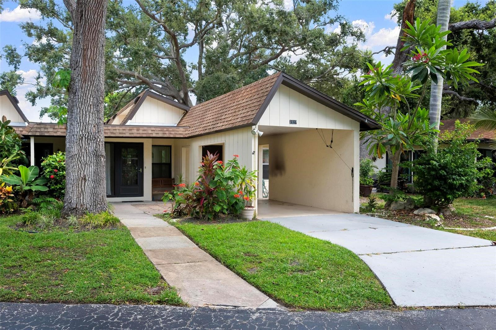Image 3 of 25 For 2227 Circlewood Drive 52
