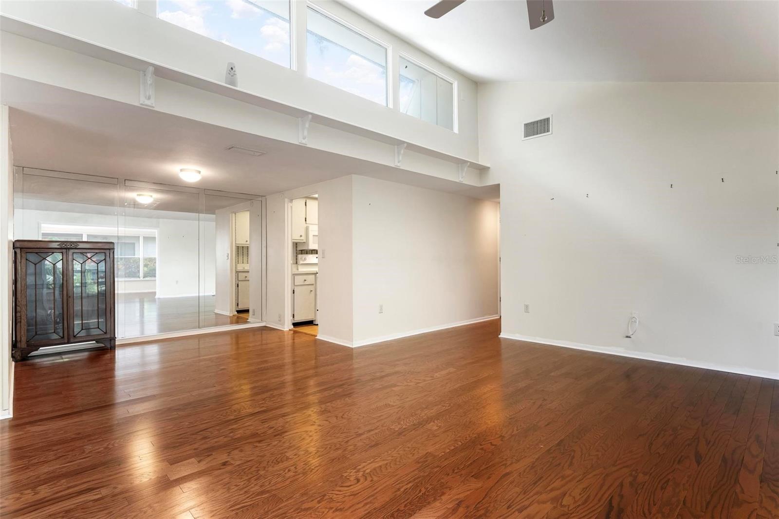 Image 9 of 25 For 2227 Circlewood Drive 52