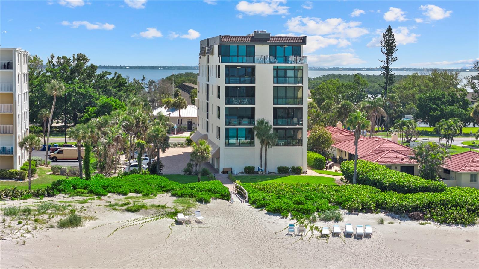 Image 11 of 41 For 4241 Gulf Of Mexico Drive 202