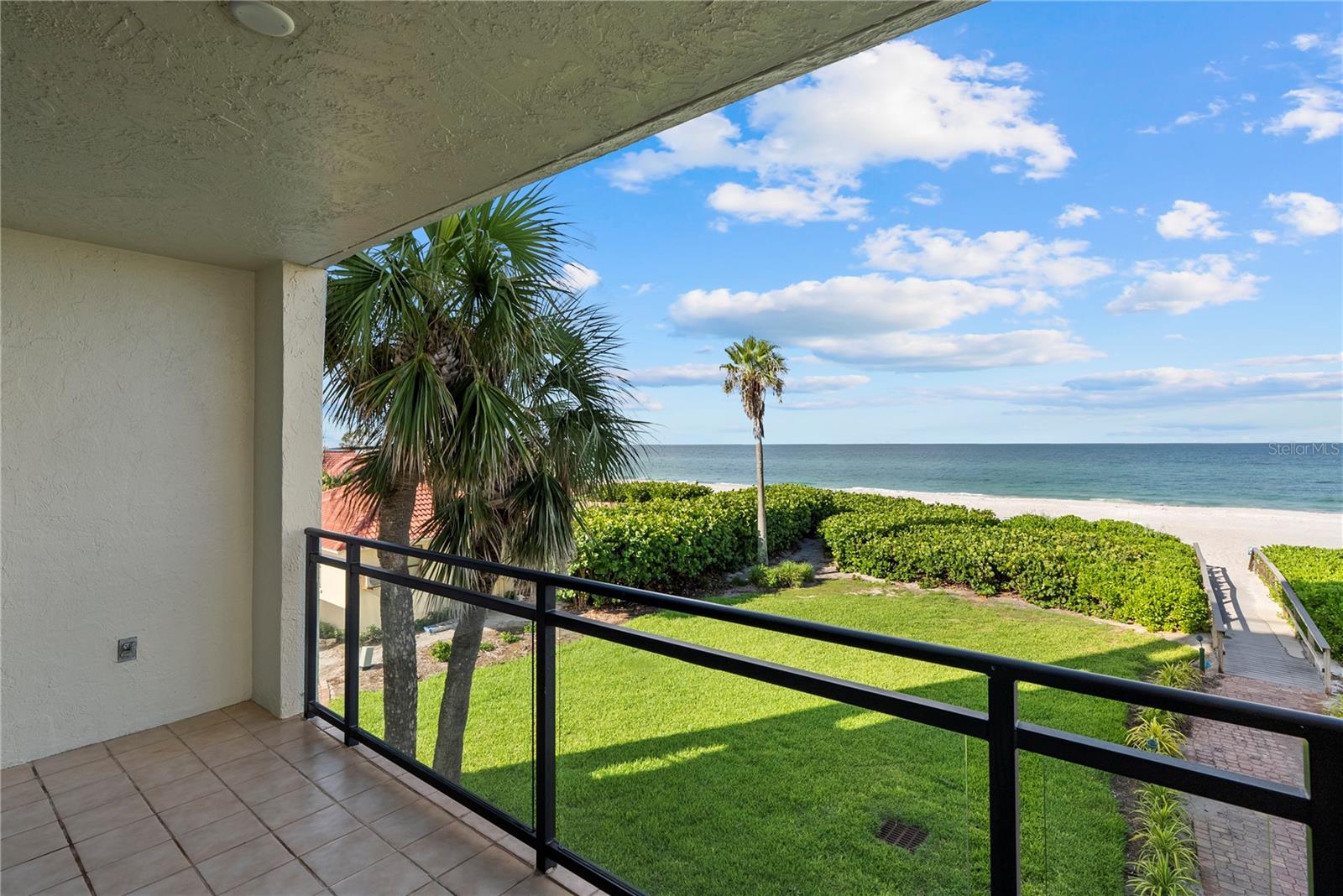 Image 13 of 41 For 4241 Gulf Of Mexico Drive 202
