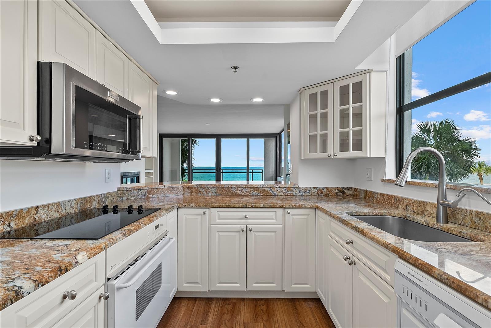 Image 18 of 41 For 4241 Gulf Of Mexico Drive 202