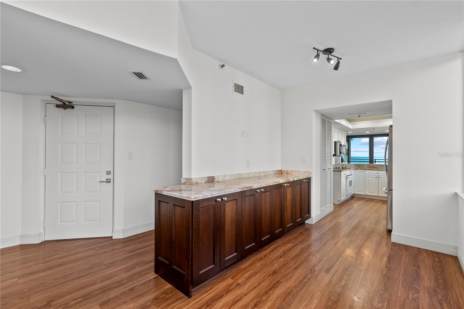 Image 22 of 41 For 4241 Gulf Of Mexico Drive 202