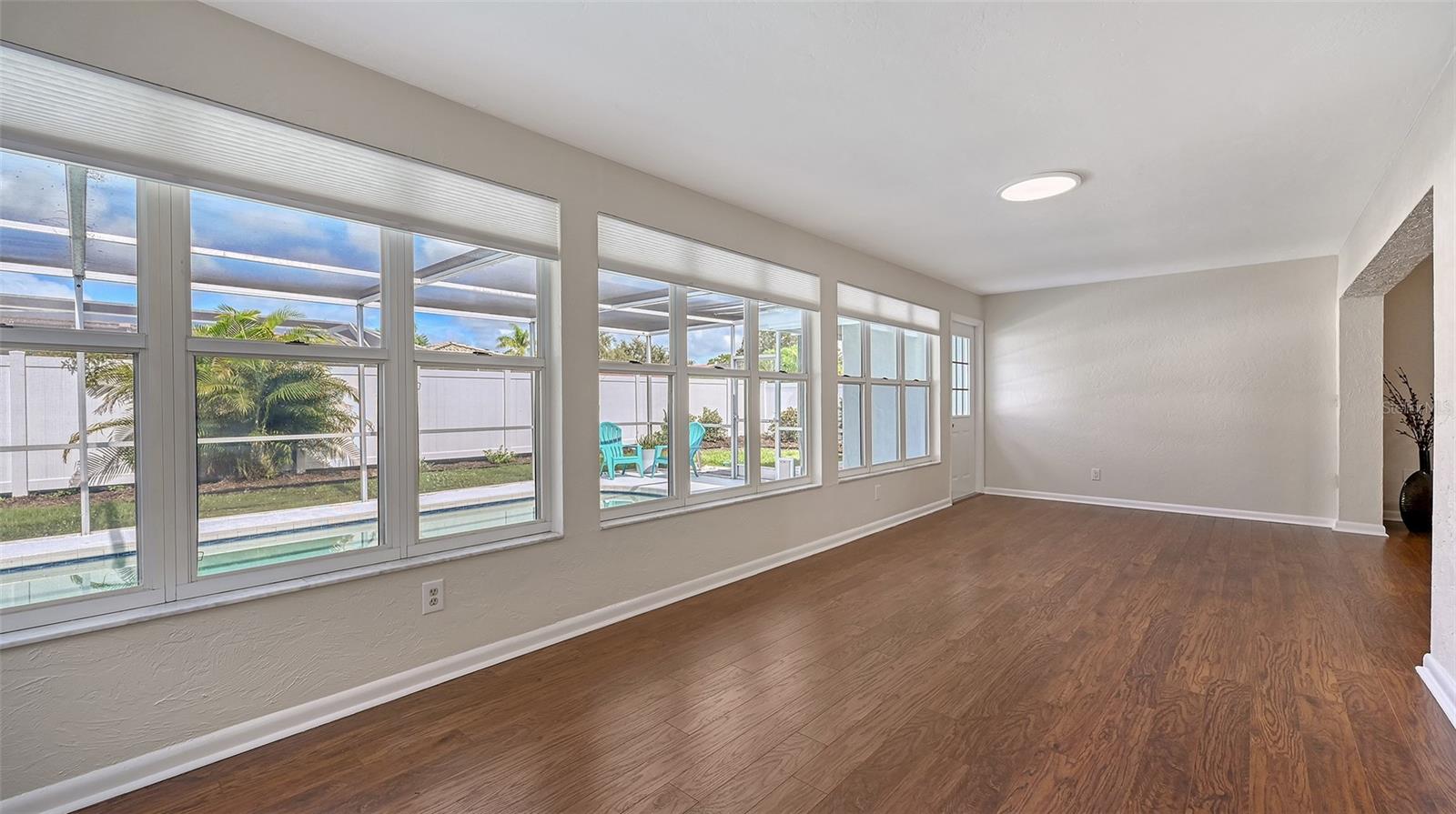 Image 15 of 33 For 2852 Captiva Drive