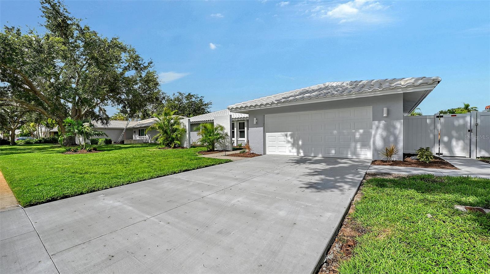 Image 2 of 33 For 2852 Captiva Drive
