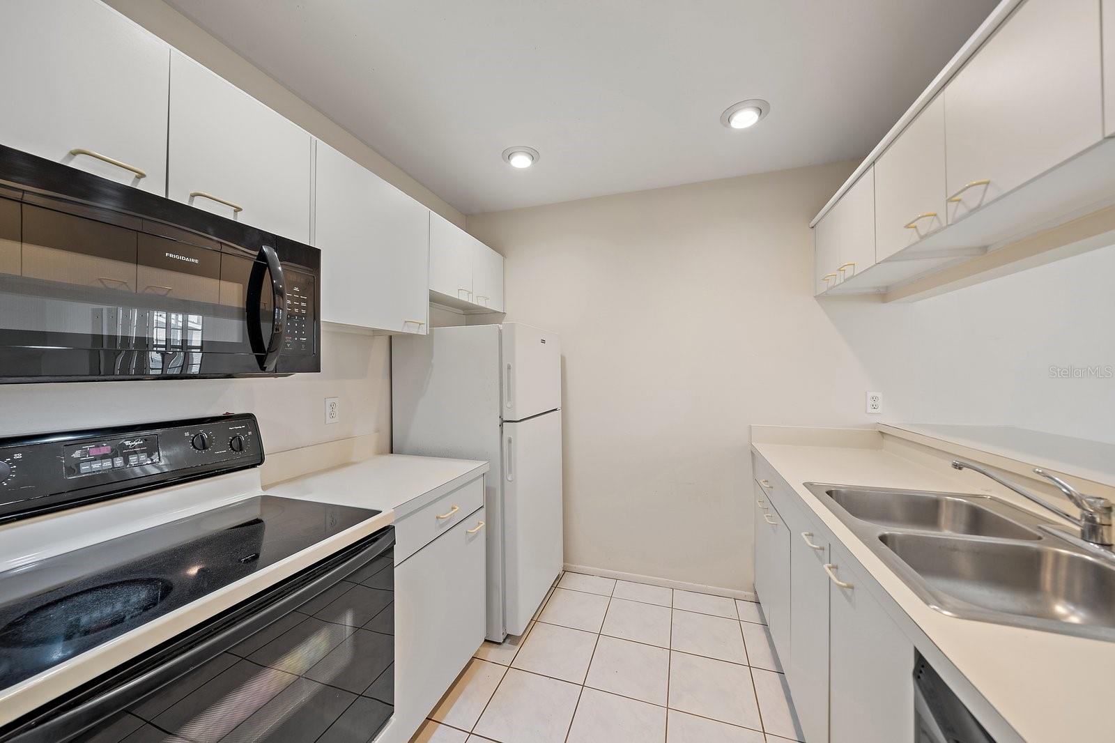 Image 12 of 29 For 3779 59th Avenue W 1050
