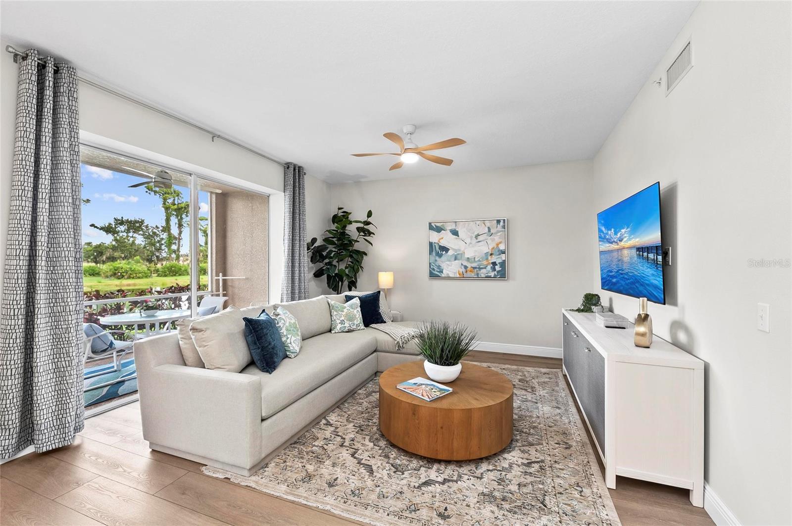 Image 4 of 46 For 5280 Hyland Hills Avenue 1812