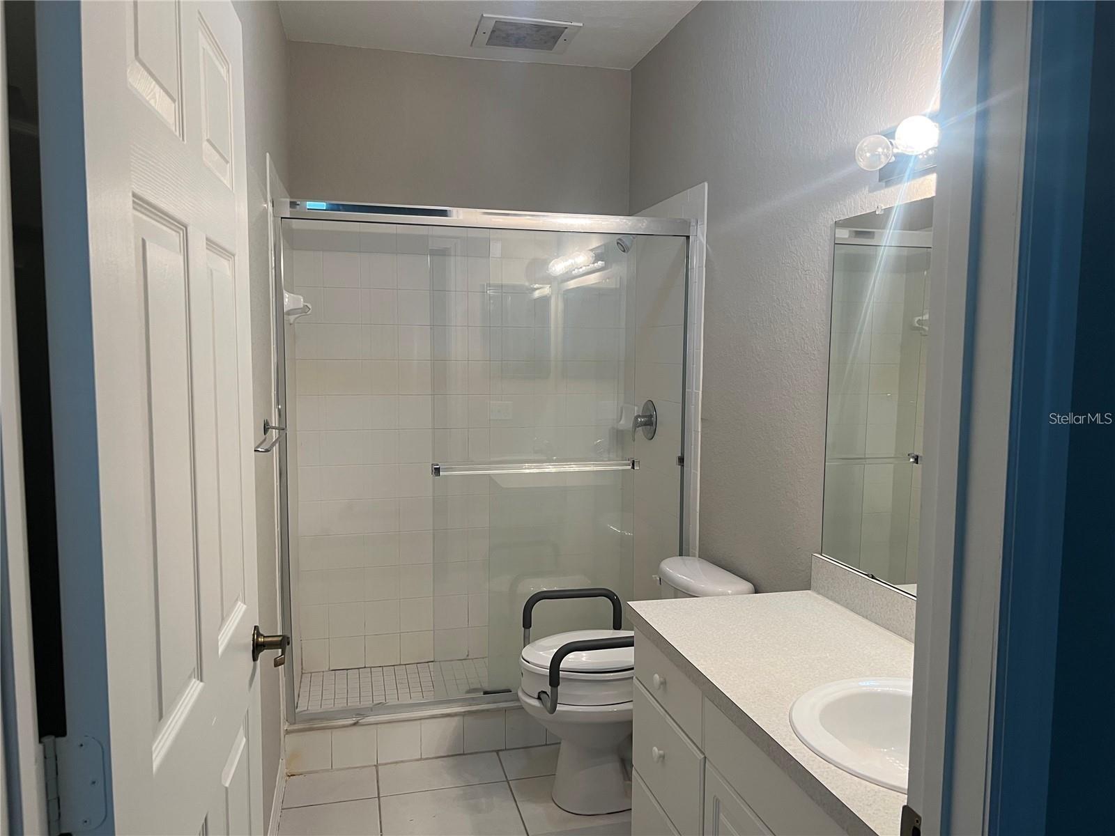 Image 20 of 27 For 3958 Mediterranea Circle 411