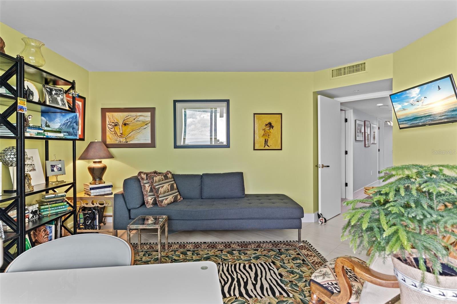 Image 40 of 57 For 988 Blvd Of The Arts  1017