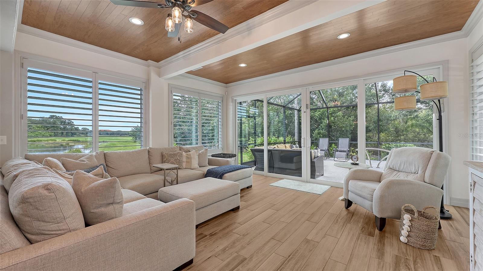 Image 17 of 52 For 6505 Oakland Hills Drive