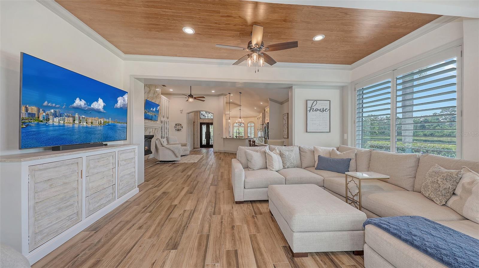 Image 19 of 52 For 6505 Oakland Hills Drive