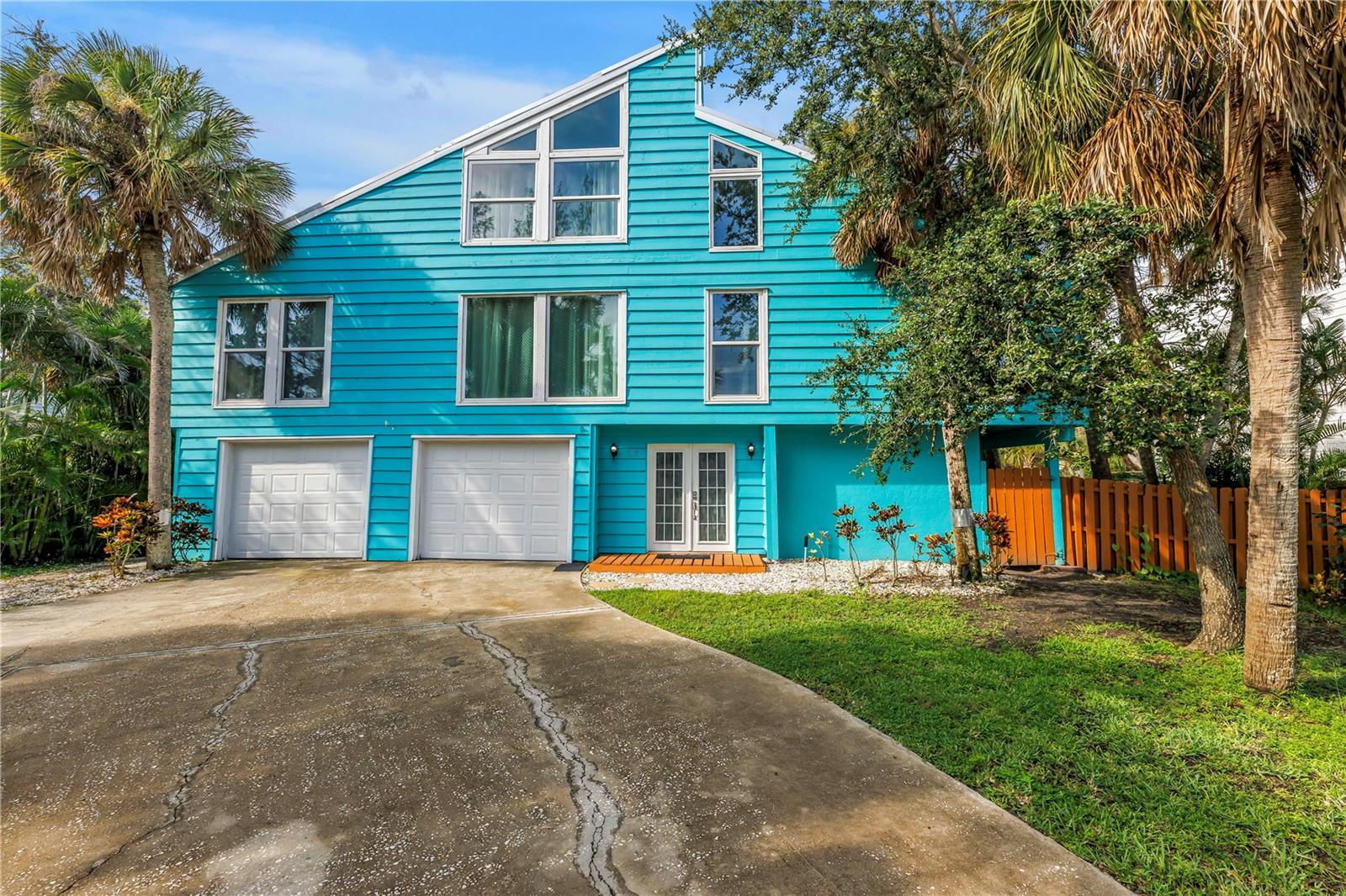 Image 2 of 67 For 156 Siesta Drive