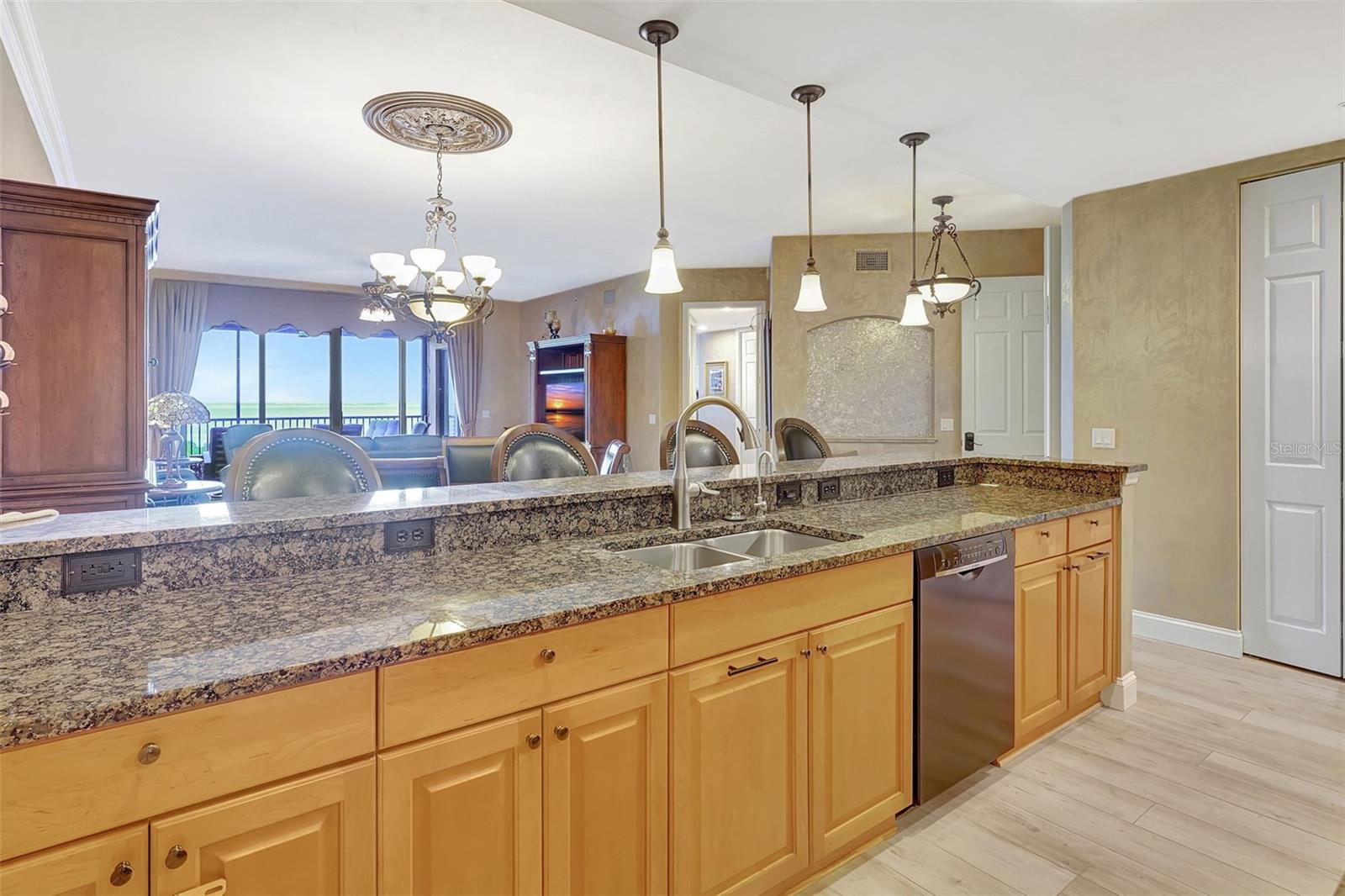 Image 12 of 43 For 87 Vivante Boulevard 403