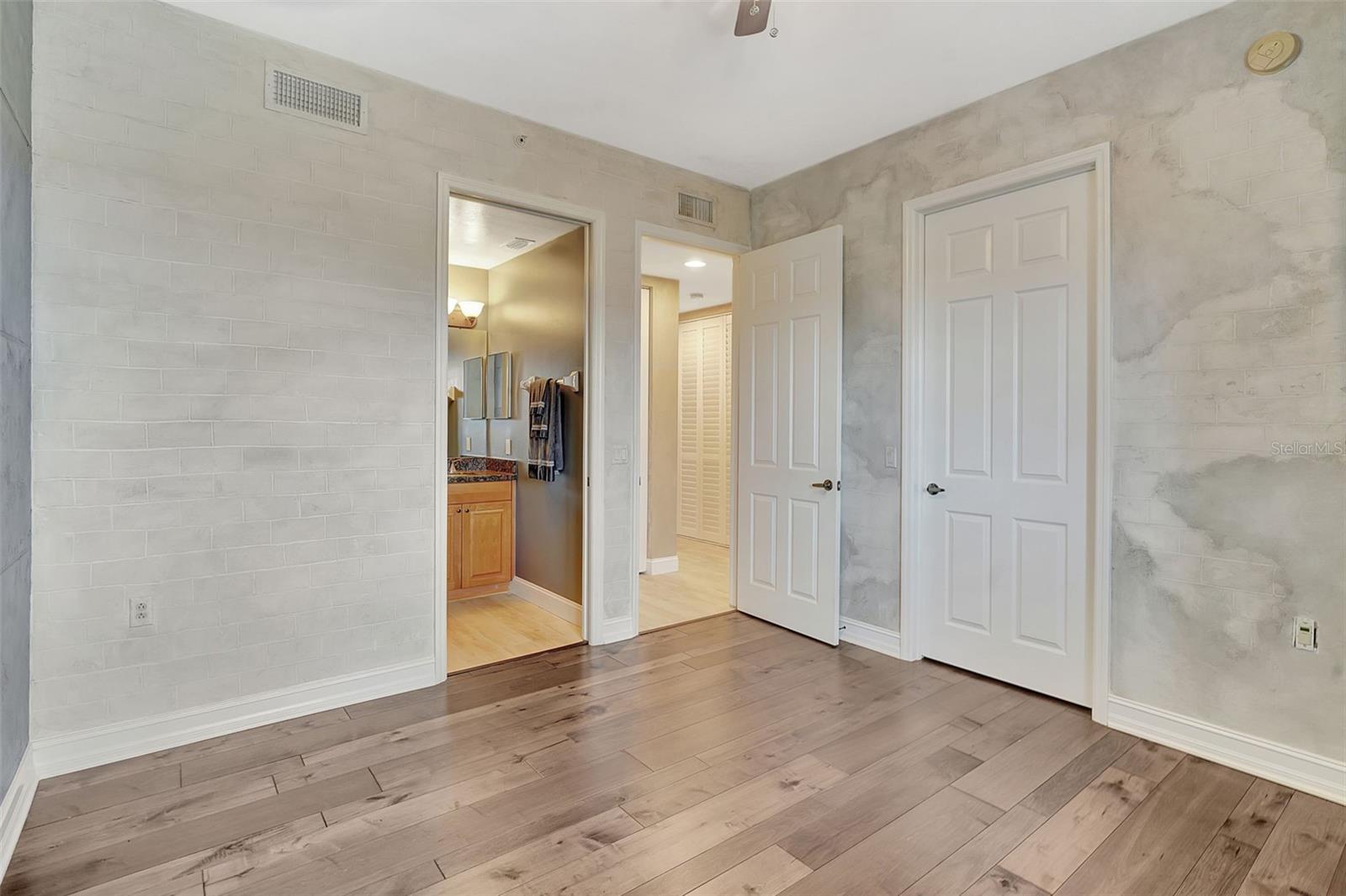 Image 24 of 43 For 87 Vivante Boulevard 403