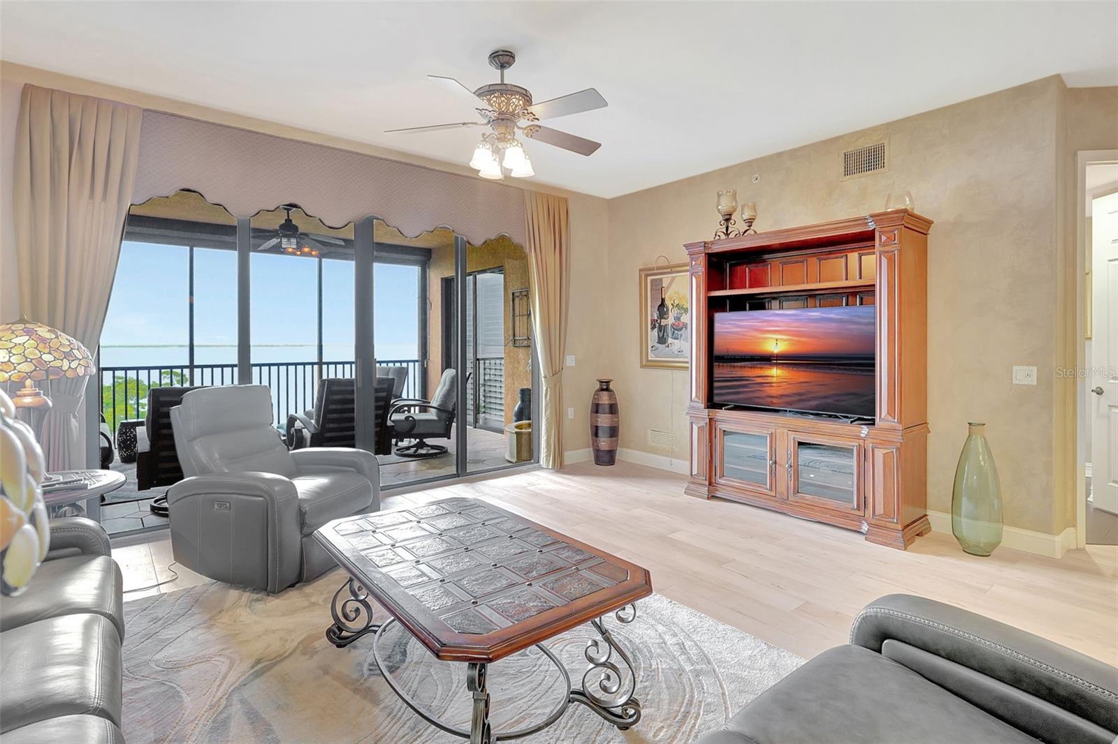 Image 7 of 43 For 87 Vivante Boulevard 403