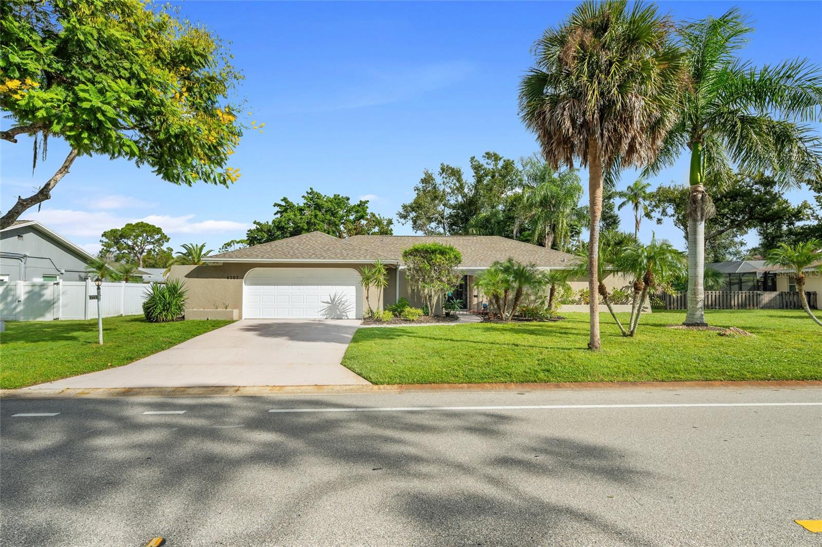 Details for 4207 Charing Cross Road, SARASOTA, FL 34241