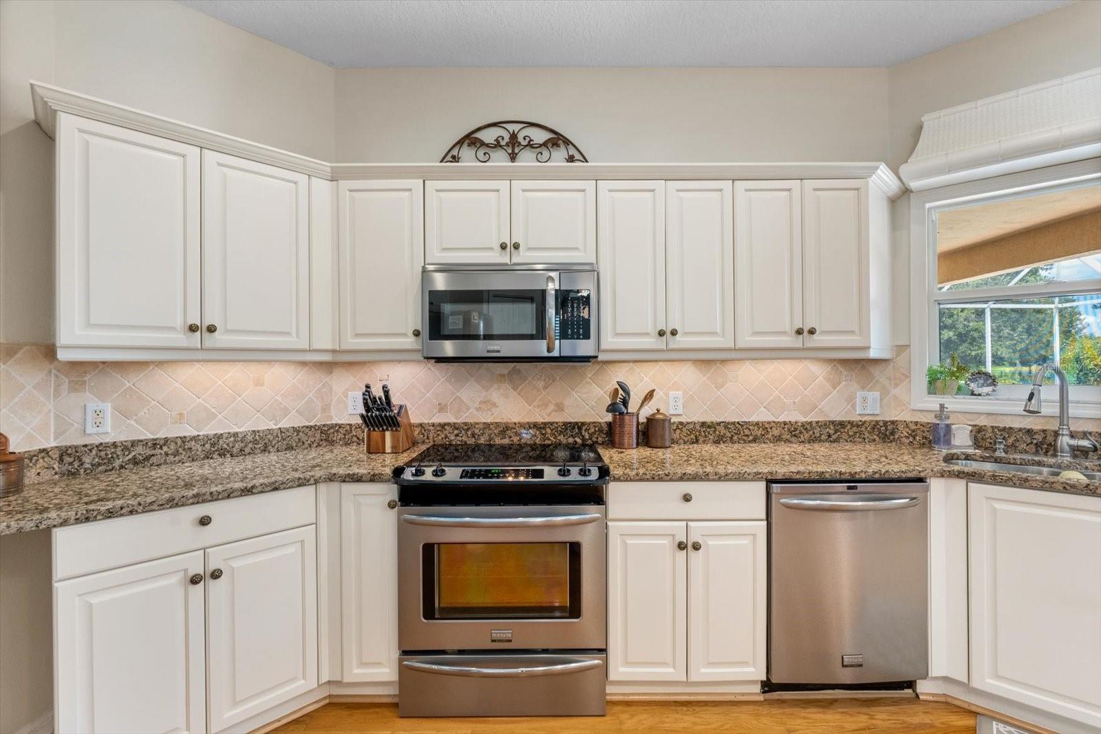 Image 27 of 64 For 1229 Palm View Road