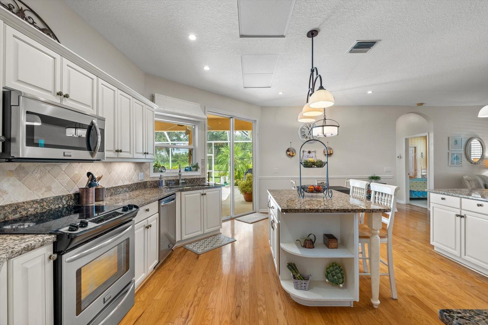 Image 28 of 64 For 1229 Palm View Road