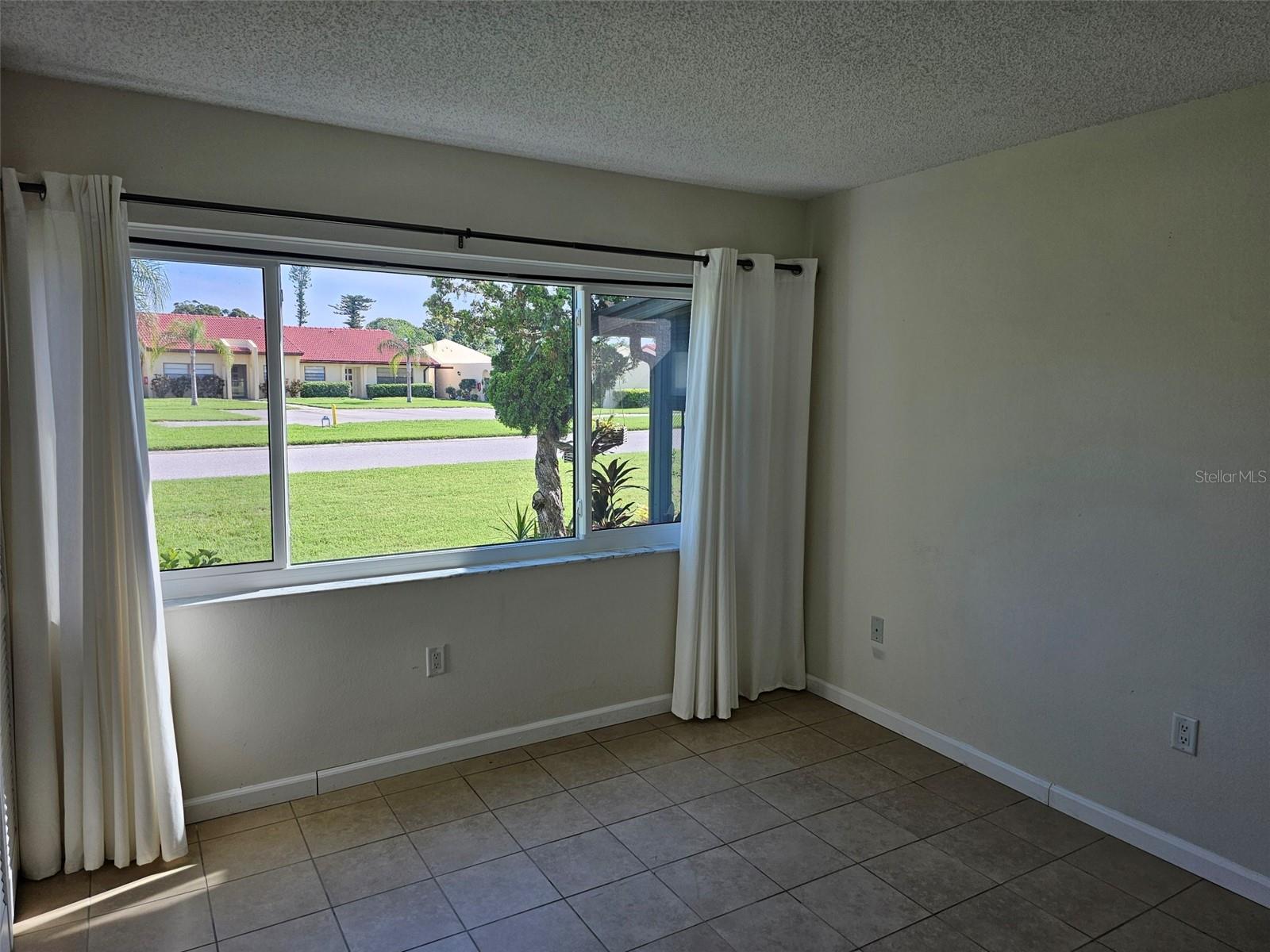 Image 17 of 33 For 5709 13th Avenue W