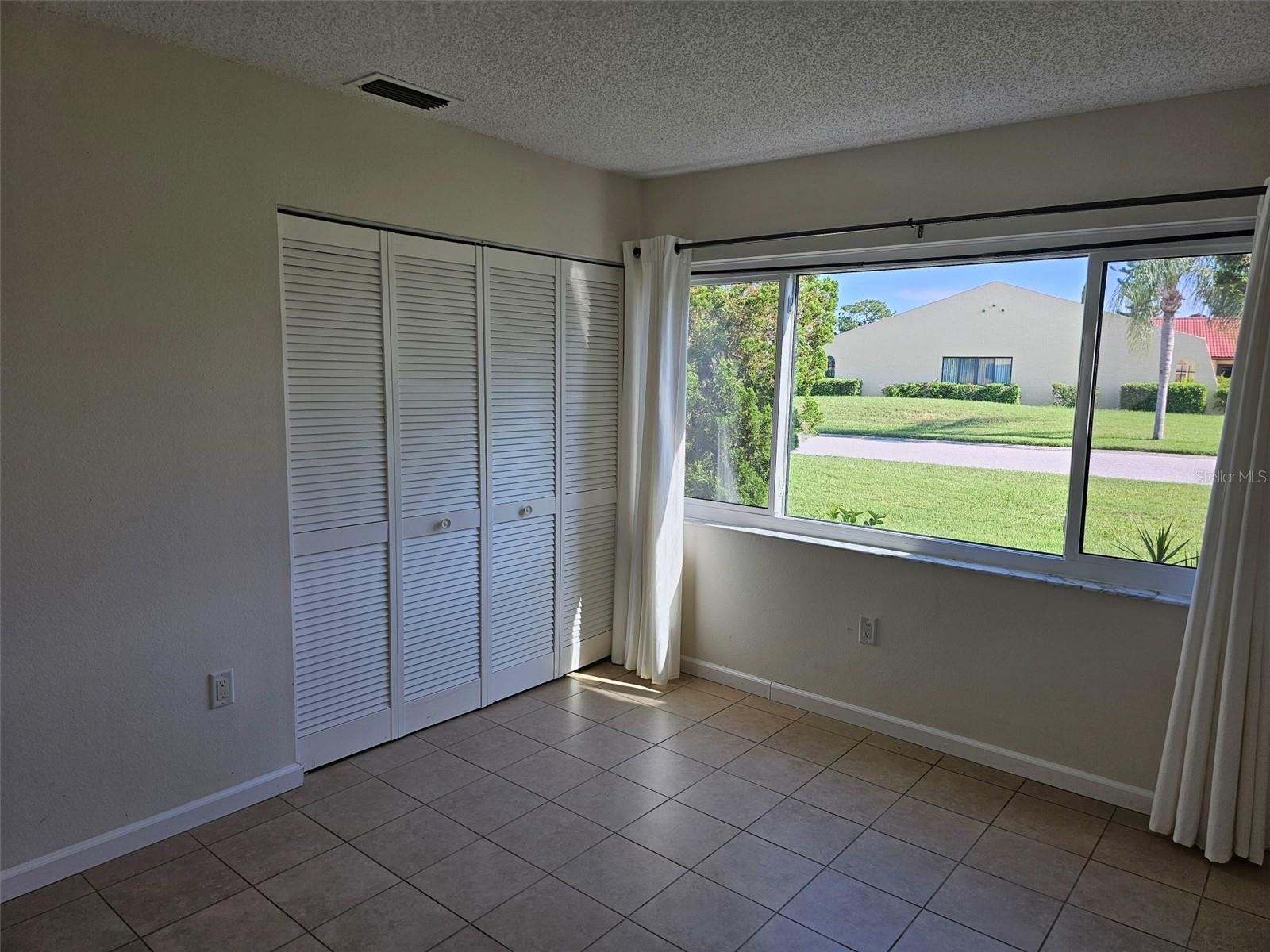 Image 18 of 33 For 5709 13th Avenue W