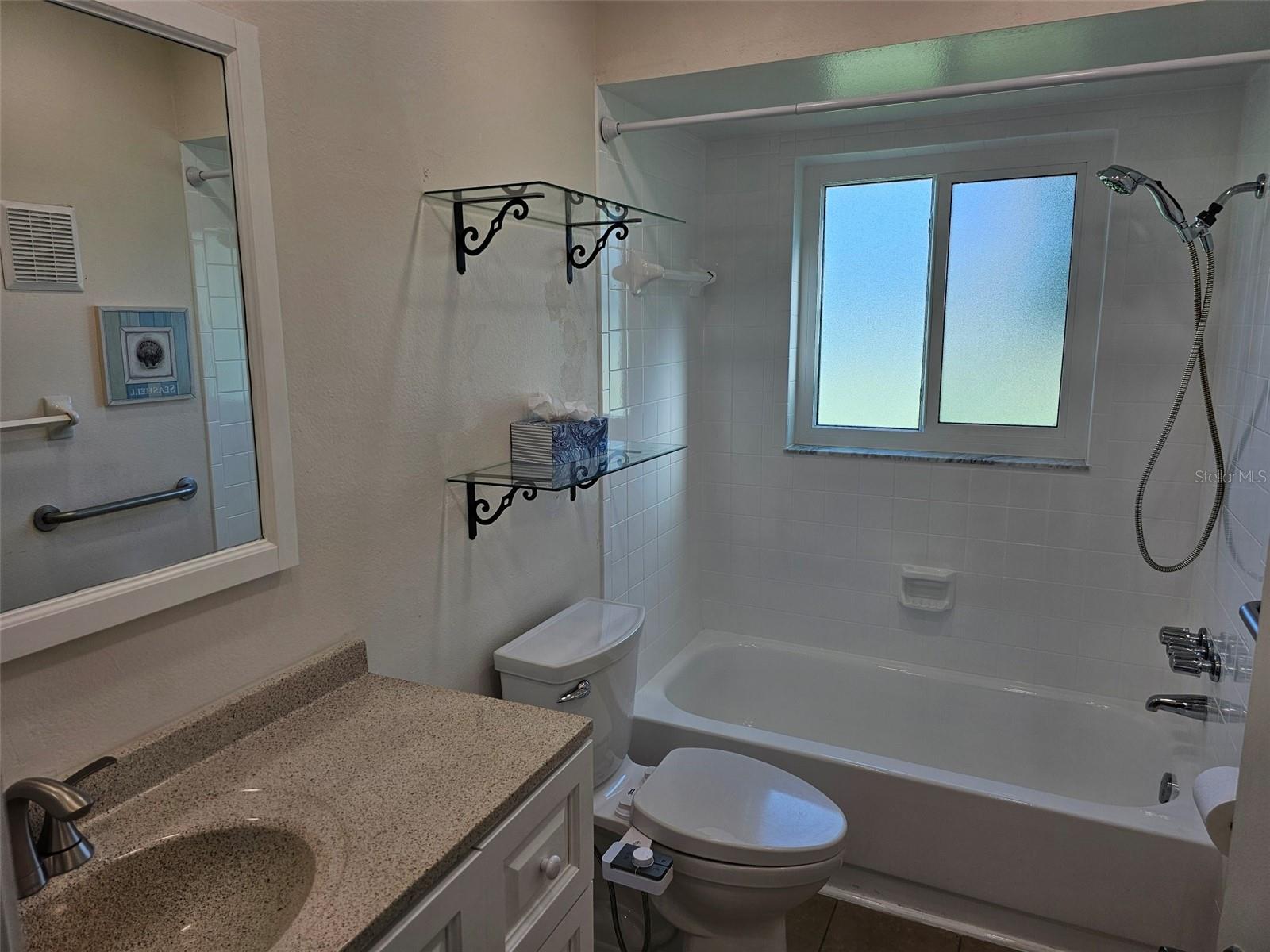 Image 21 of 33 For 5709 13th Avenue W