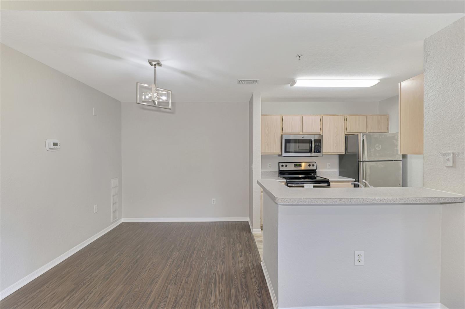 Image 10 of 43 For 8821 Manor Loop 204