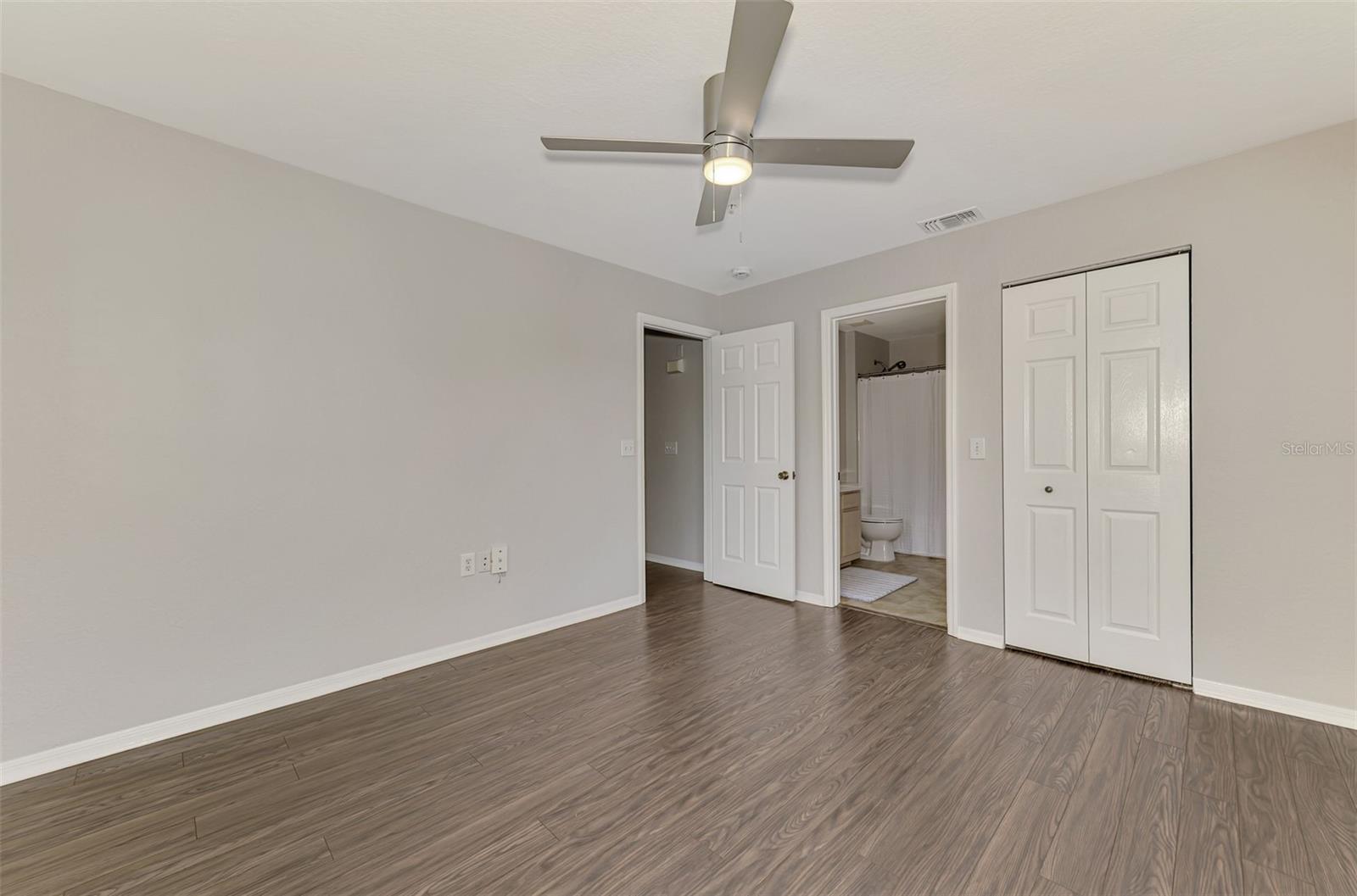 Image 19 of 43 For 8821 Manor Loop 204