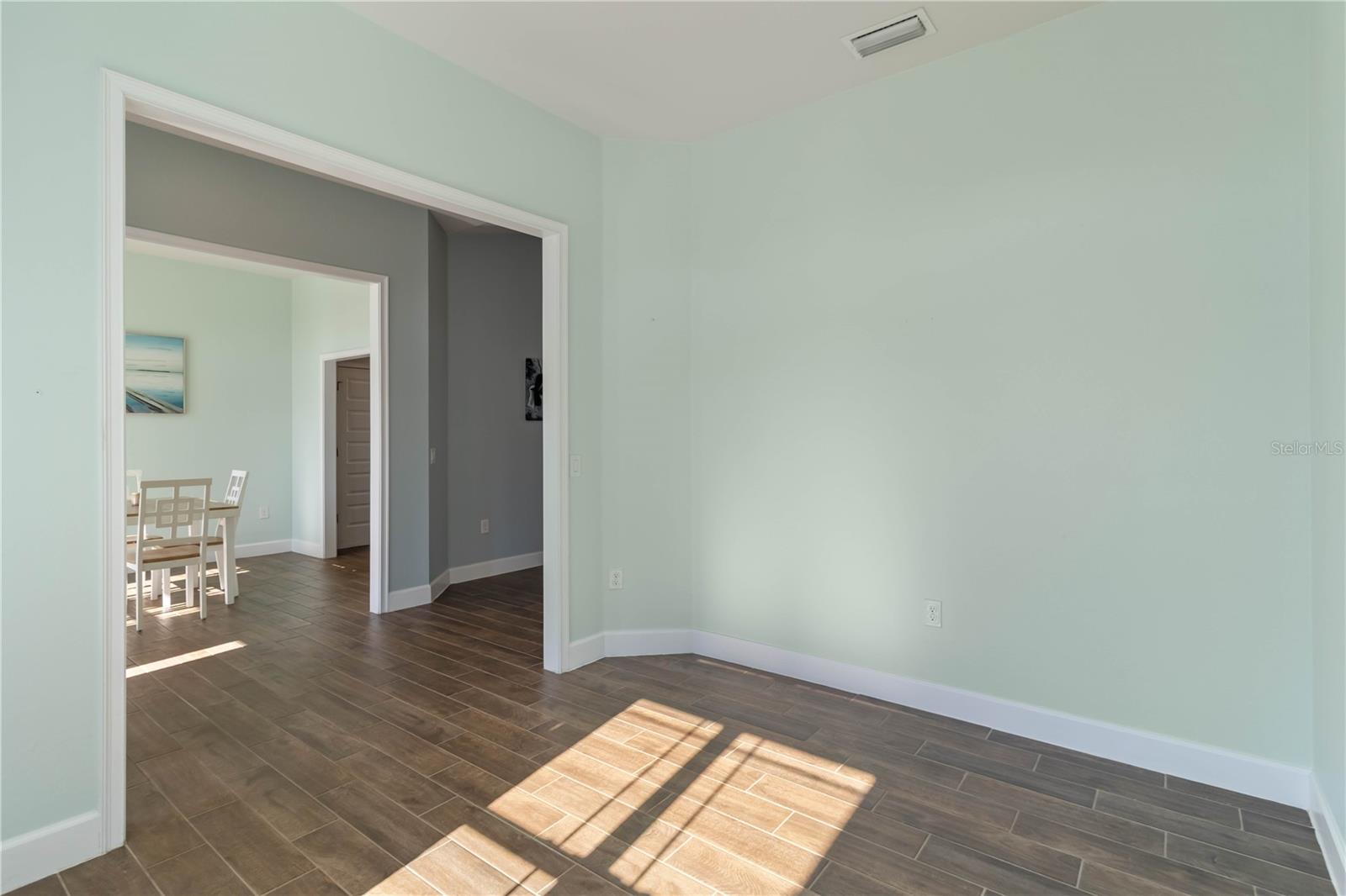 Image 10 of 60 For 364 Garden Road