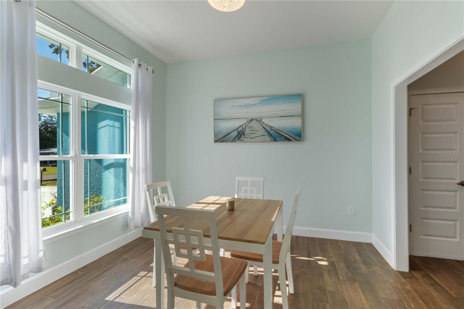 Image 11 of 60 For 364 Garden Road