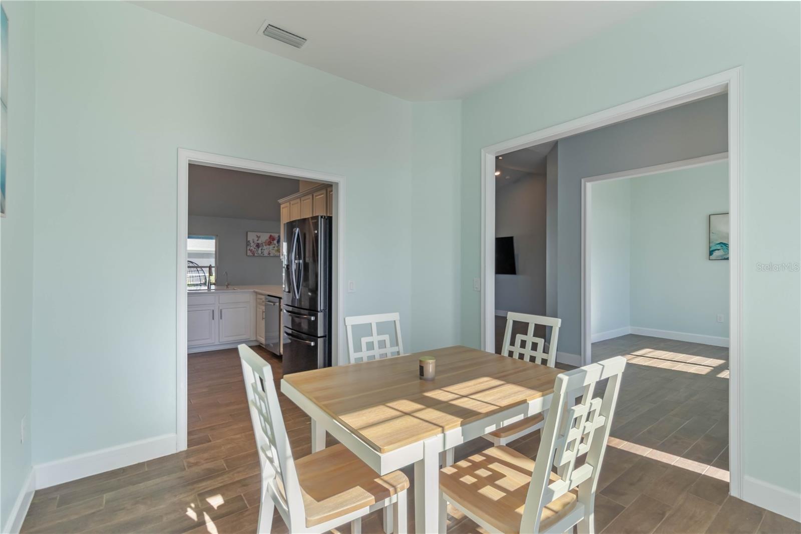 Image 12 of 60 For 364 Garden Road