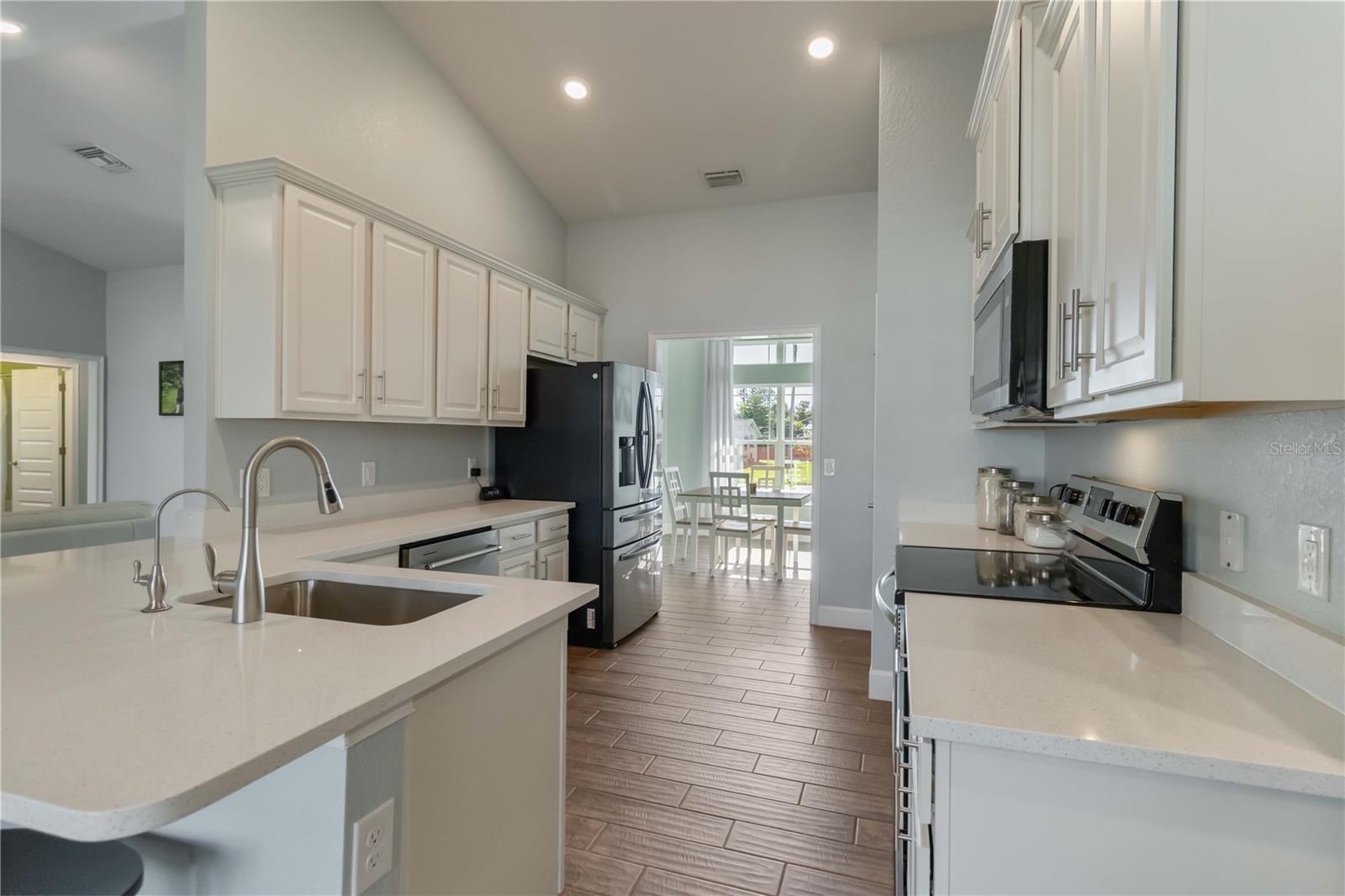 Image 15 of 60 For 364 Garden Road