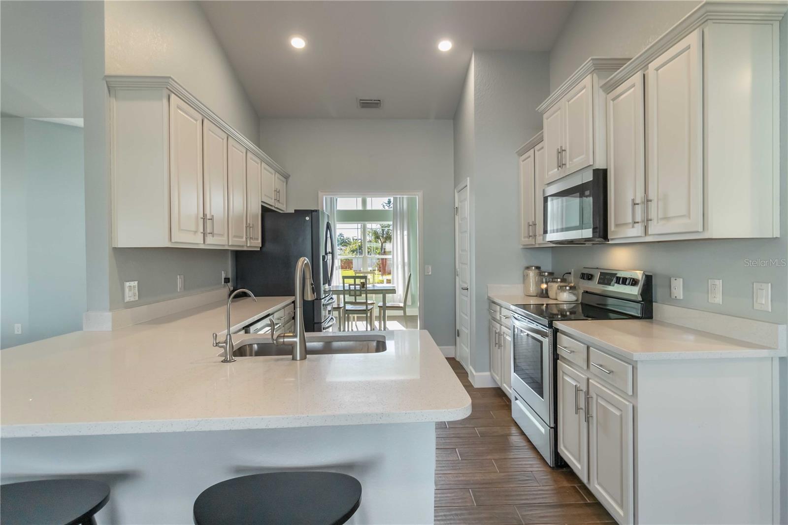 Image 16 of 60 For 364 Garden Road