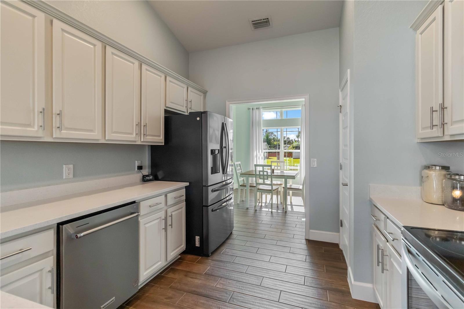 Image 20 of 60 For 364 Garden Road