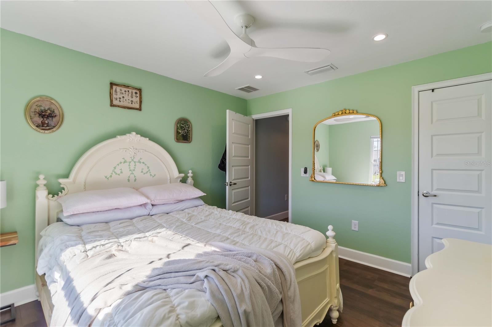 Image 27 of 60 For 364 Garden Road