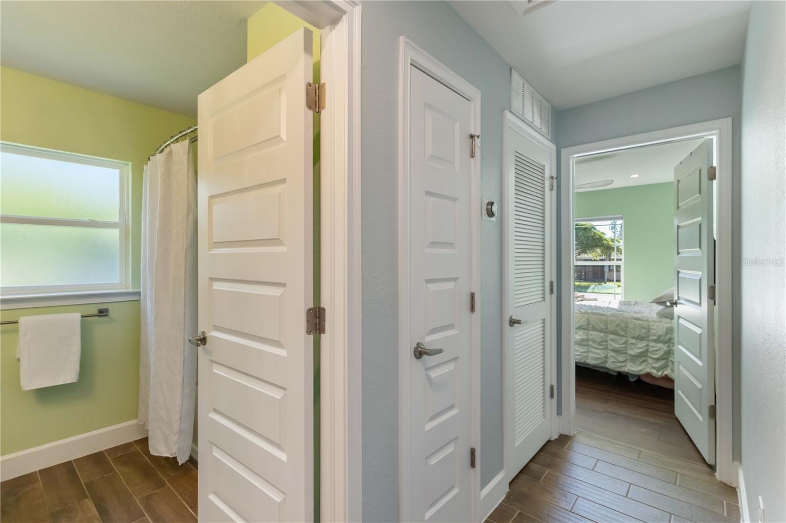 Image 28 of 60 For 364 Garden Road