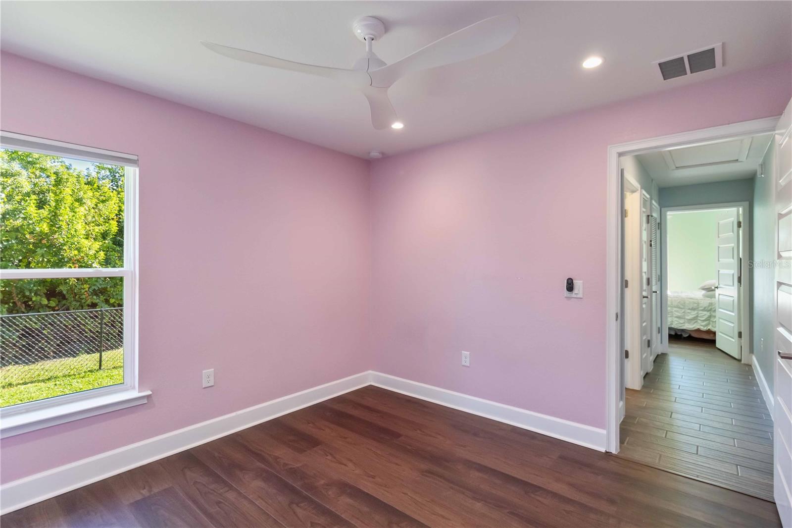 Image 32 of 60 For 364 Garden Road