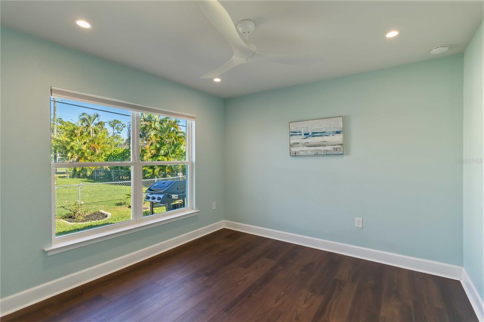 Image 33 of 60 For 364 Garden Road