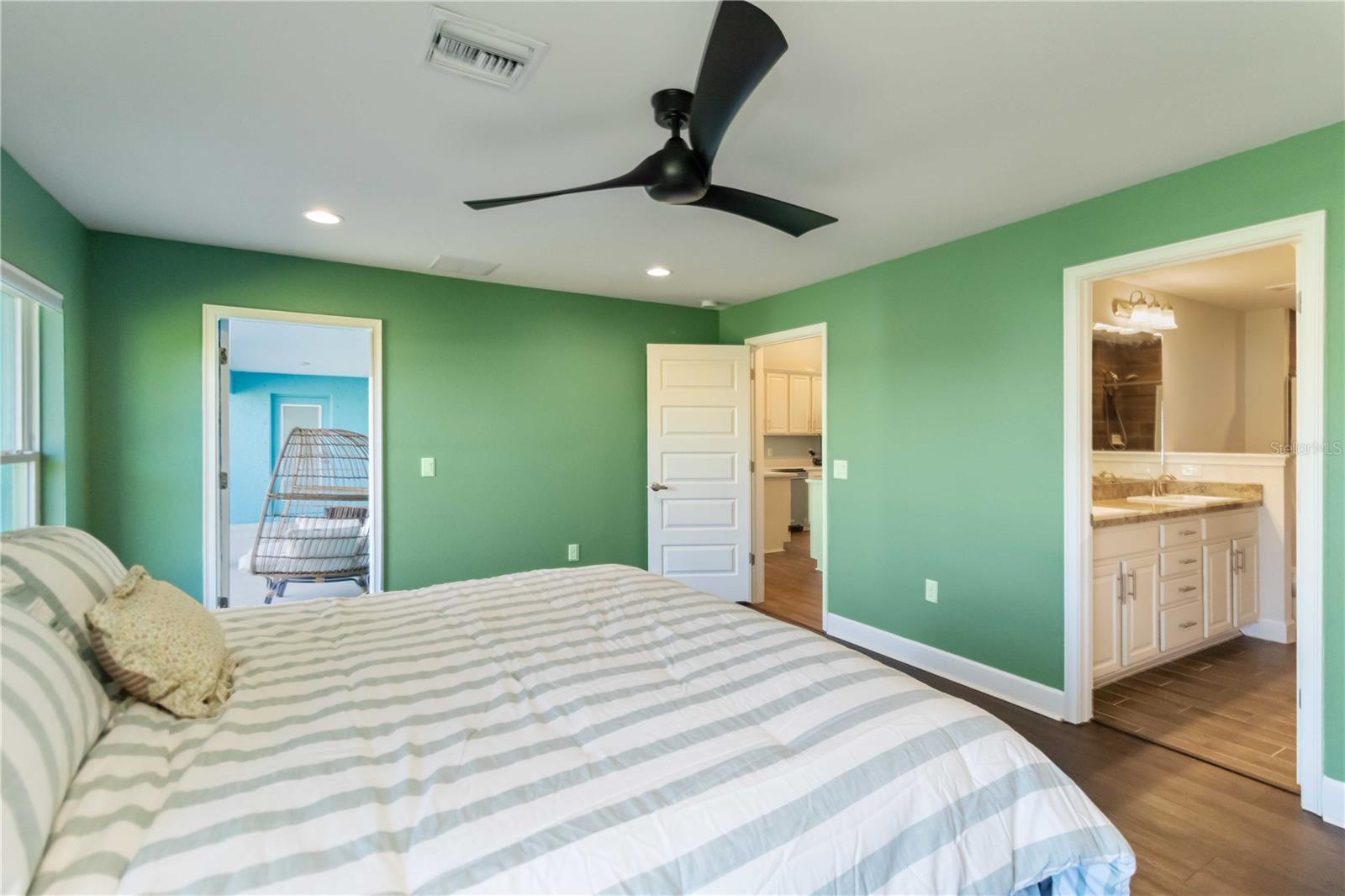 Image 43 of 60 For 364 Garden Road