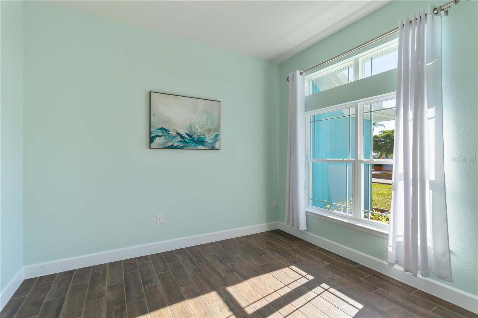 Image 9 of 60 For 364 Garden Road