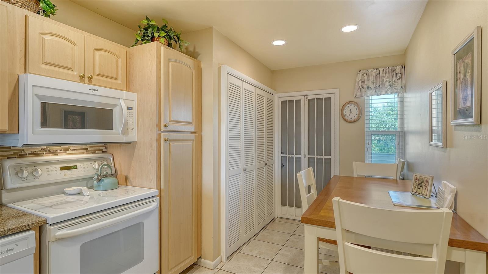 Image 21 of 66 For 7251 Country Club Drive N 226