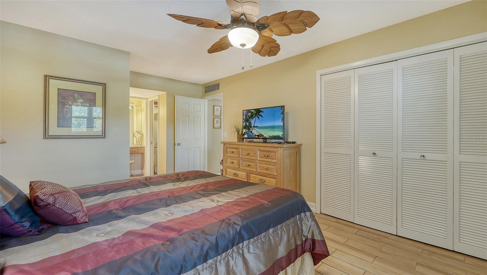 Image 25 of 66 For 7251 Country Club Drive N 226