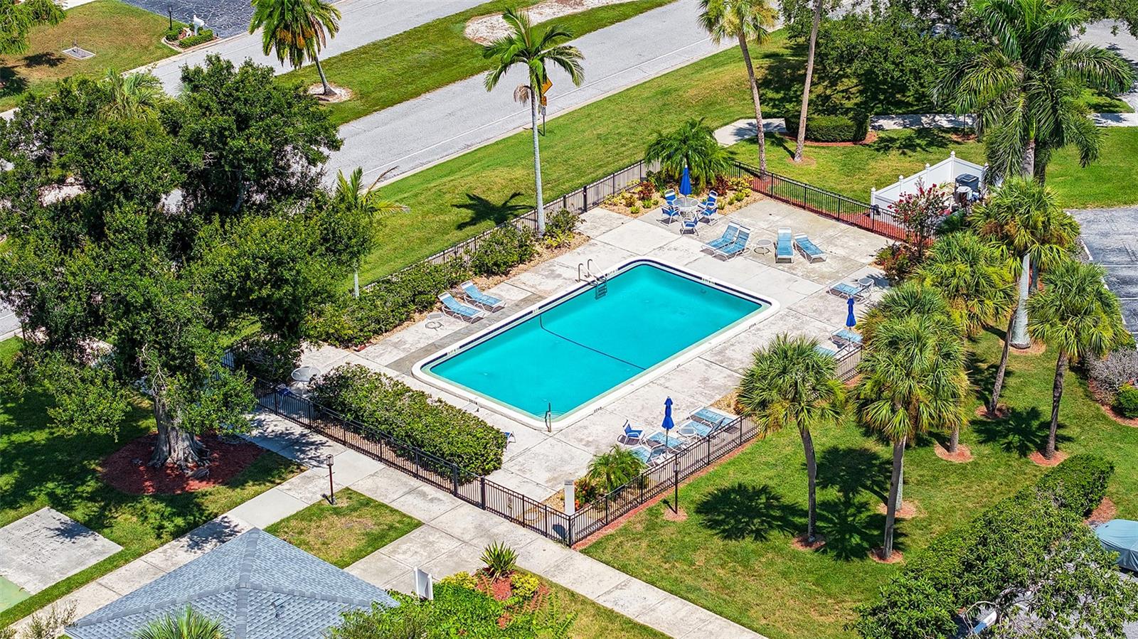 Image 36 of 66 For 7251 Country Club Drive N 226