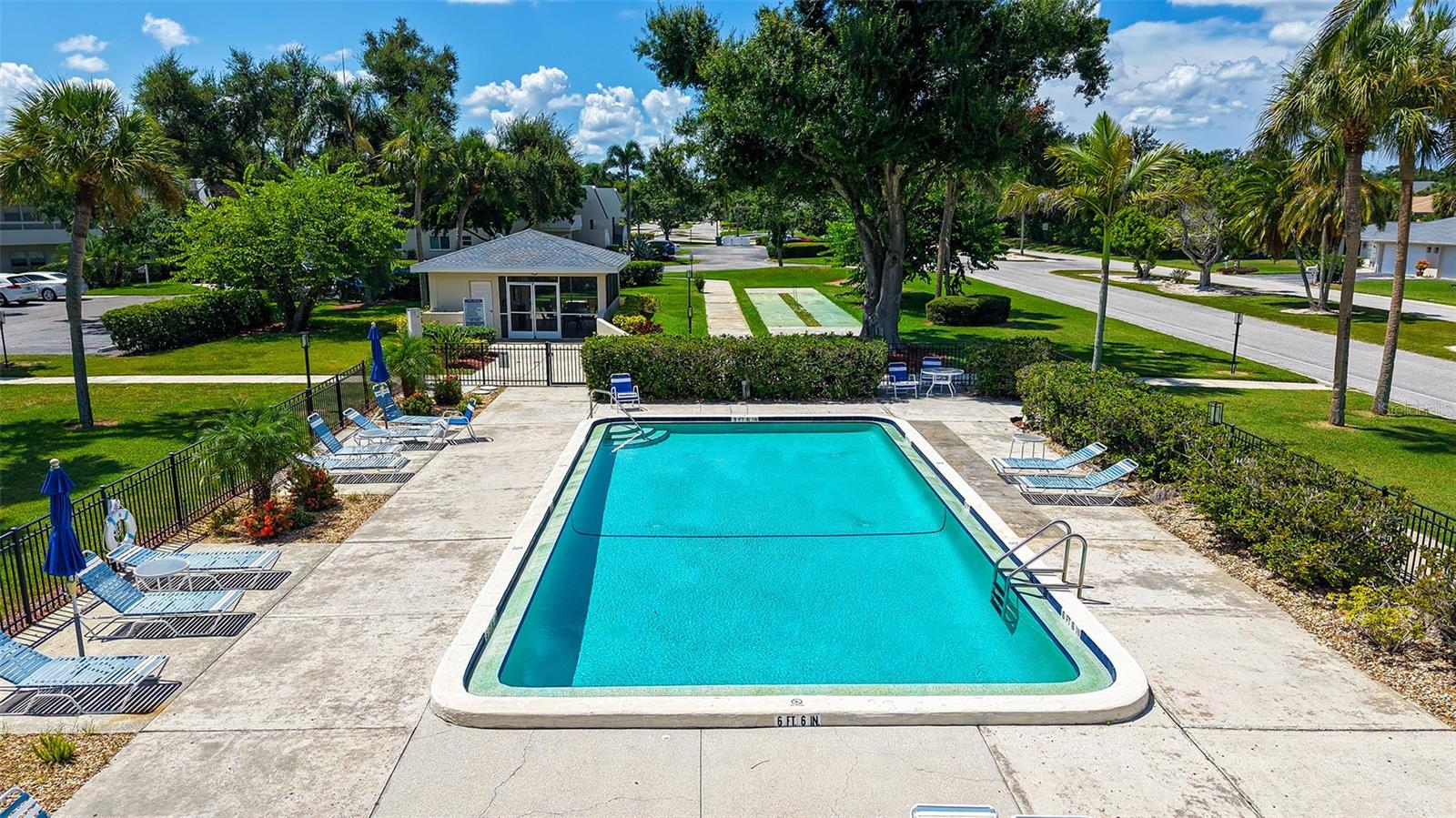 Image 37 of 66 For 7251 Country Club Drive N 226