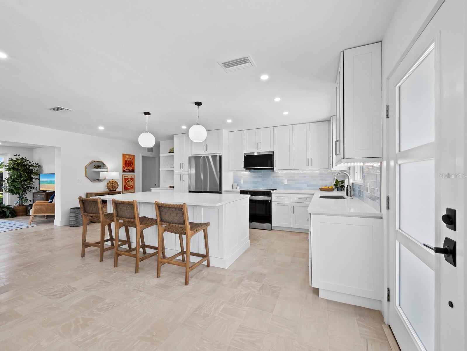 Image 4 of 25 For 3430 Jaffa Drive