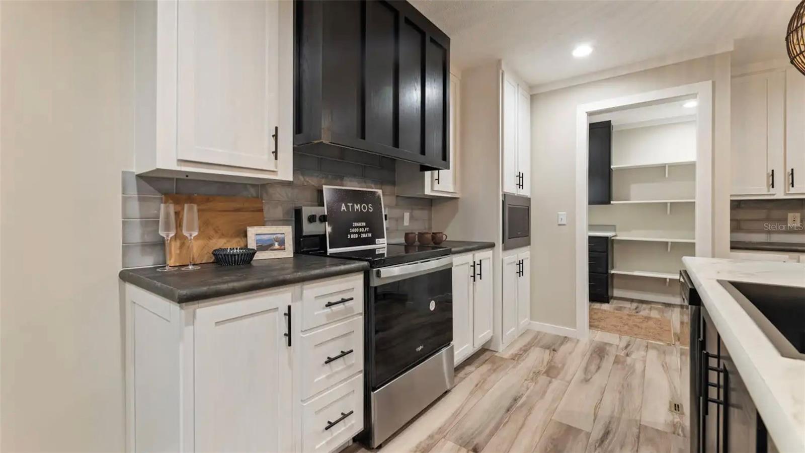 Image 14 of 39 For 14566 246th Street