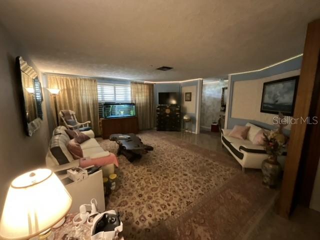 Listing photo id 10 for 10401 Alice M Court